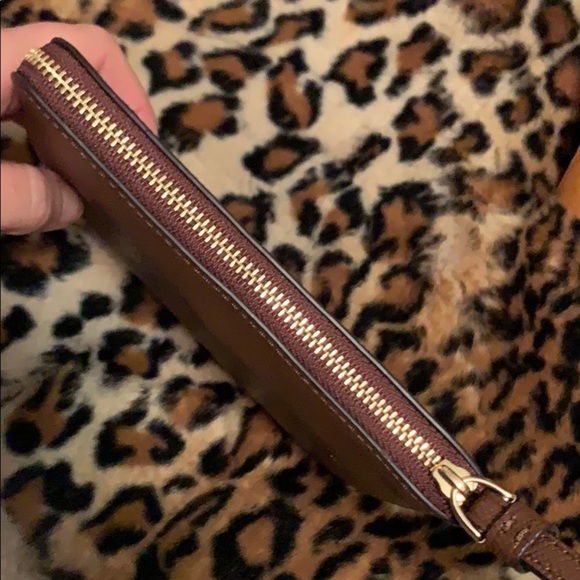 Coach classic brown wristlet / wallet, new w tags - Picture 5 of 9